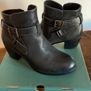 B.o.c. Shea Black Ankle boots